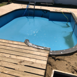 Accessoires indispensables pour l'entretien de votre piscine : produits et outils Bretigny-sur-Orge